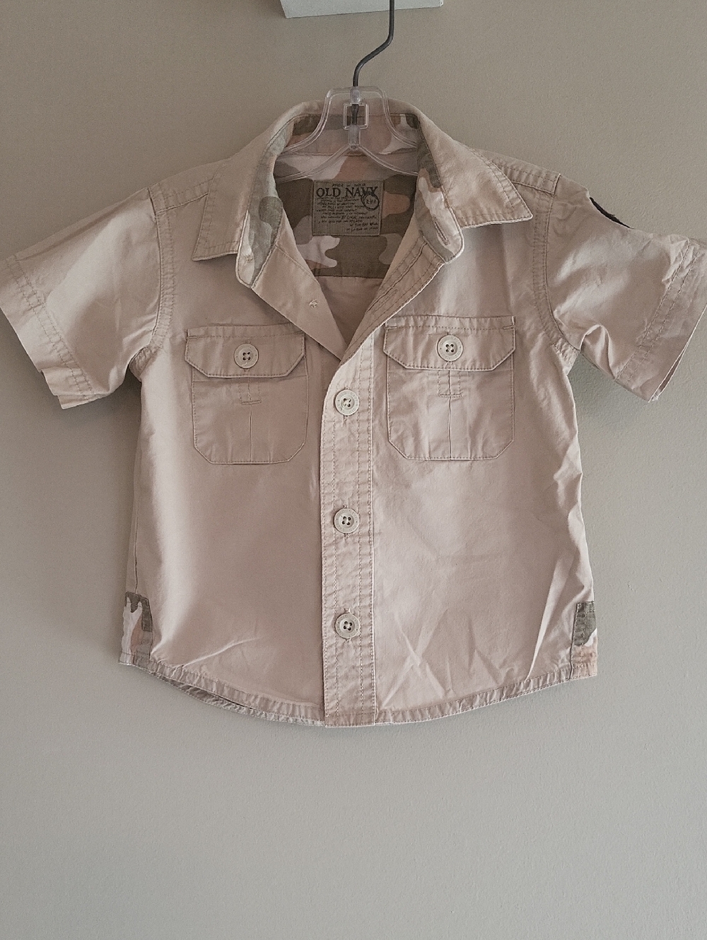 Old Navy beige cotton button down safari short sleeve shirt